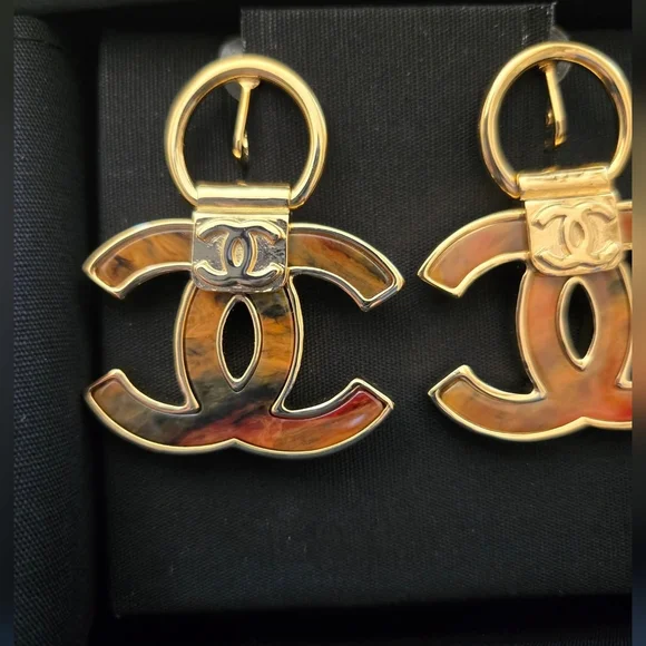 CHANEL Earrings. - Picture 3 of 7